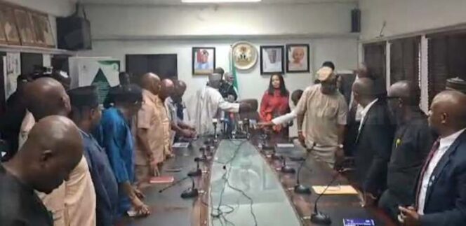 FG-DANGOTE-AND-NUPENG-Meeting-1-664x323