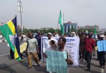 Ex-police Officers Protest ‘Poor Pensions,’ at Aso Rock, Call on Tinubu to Act