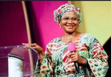 Pst Sarah Omakwu Kneels to Beg Wike Over Preservation of Jabi Lake