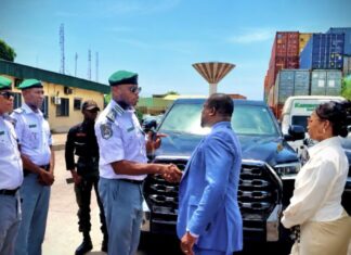 Nigeria Customs Bust Vehicle Smuggling Network, Returns Cars to Canada