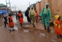 Lagos Residents Embrace Nylon Raincoats as Heavy Rains, Rising Costs Persist