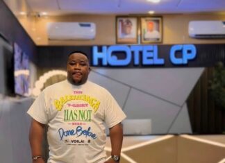 Cubana Chief Priest Flaunts New Weight, says ‘wetin una wan use yab me again’